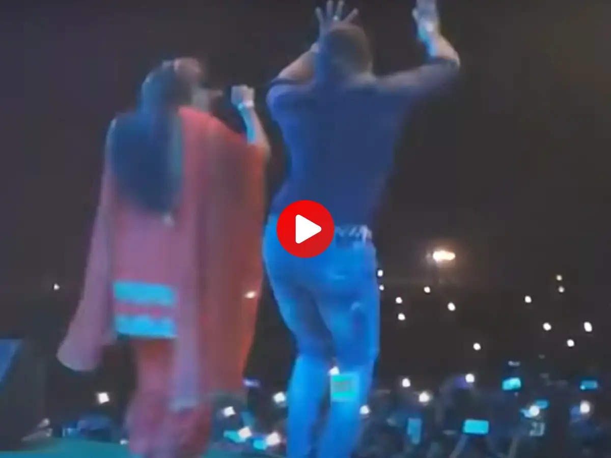 UP Bihar Dance Video: खेसारी लाल यादव के साथ सपना चौधरी ने किया ताबड़तोड़ डांस, मचा दी धूम