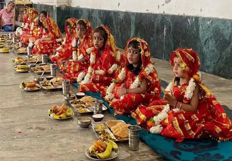 Navratri 2023: नवरात्रि पर कैसे करें कंजक पूजन, यहां जानिए संपूर्ण विधि 